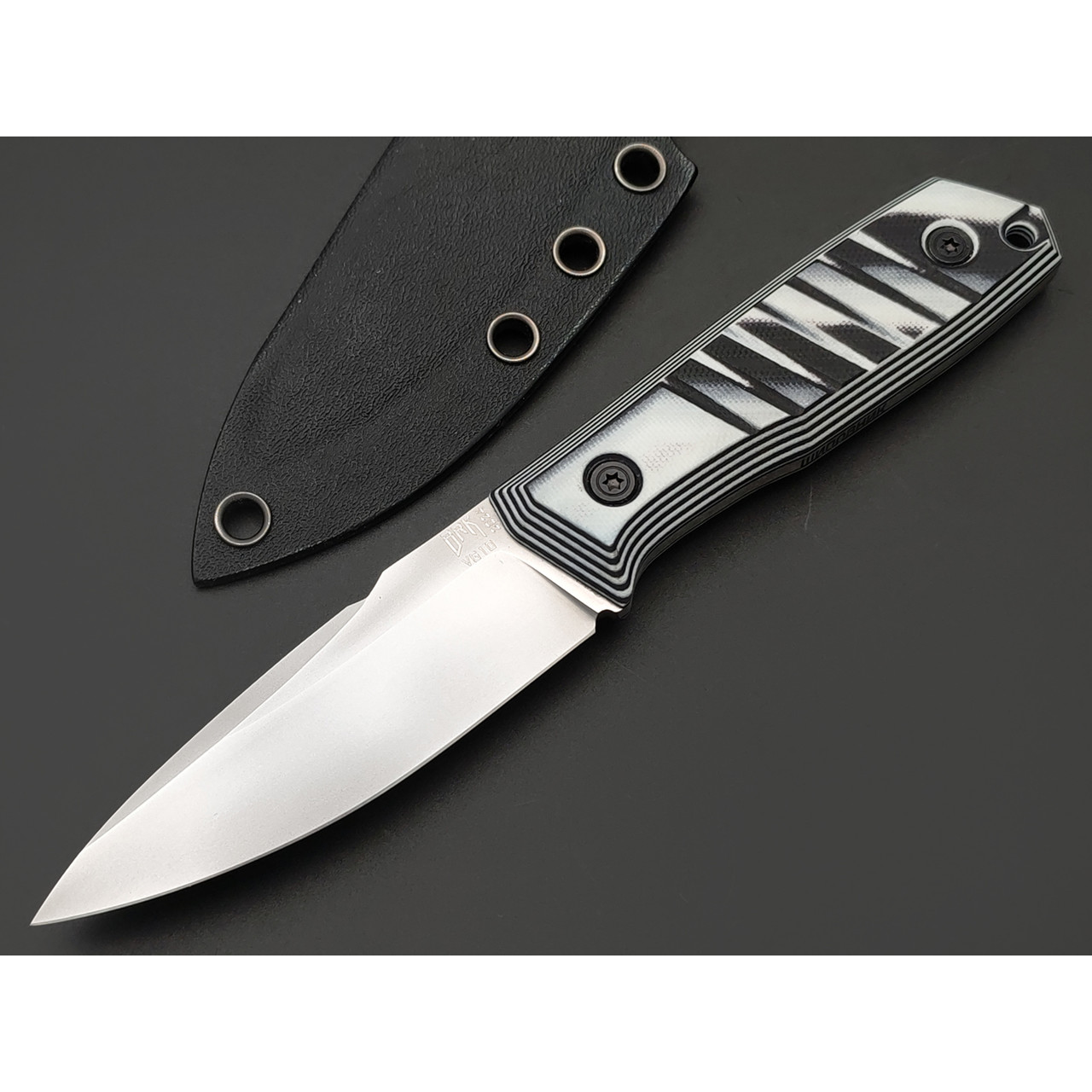 BRK нож Шиповник сталь VG-10 bead blast, рукоять G10 black & white
