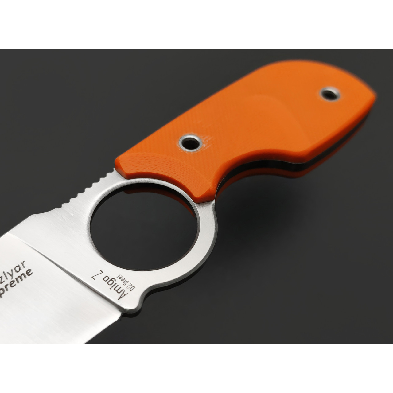 Kizlyar Supreme шейный нож Amigo Z сталь D2 satin, рукоять G10 orange, ножны G10