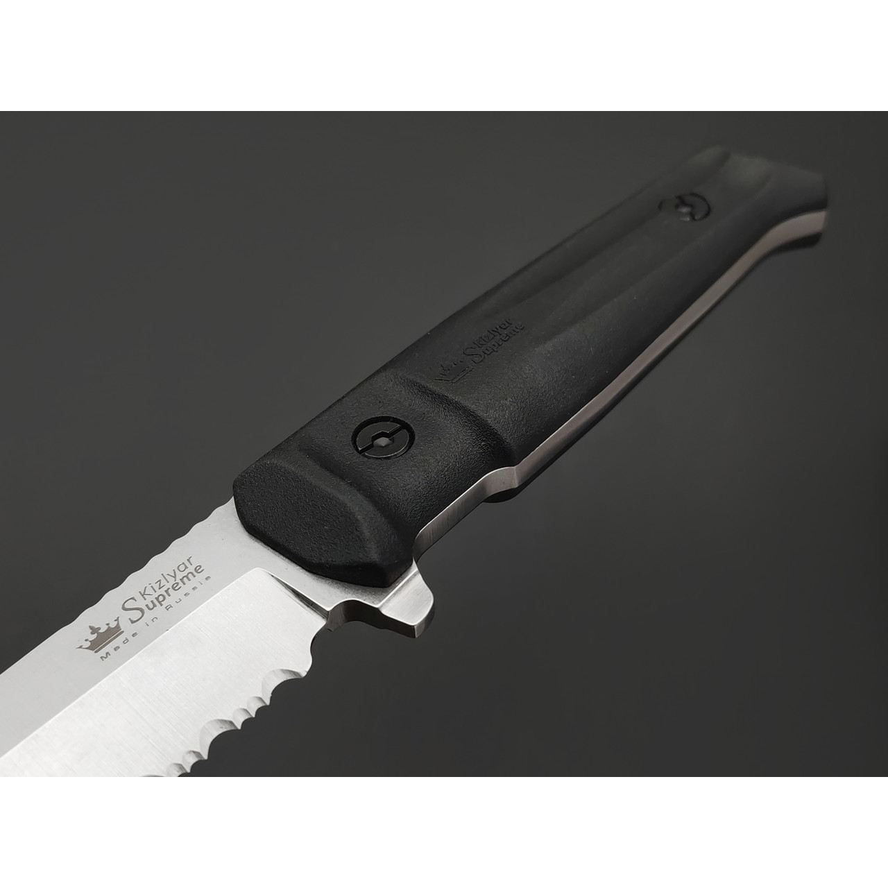 Kizlyar Supreme тактический нож Alpha Serrated сталь D2 стоунвош, рукоять Kraton black, ножны Molle camo