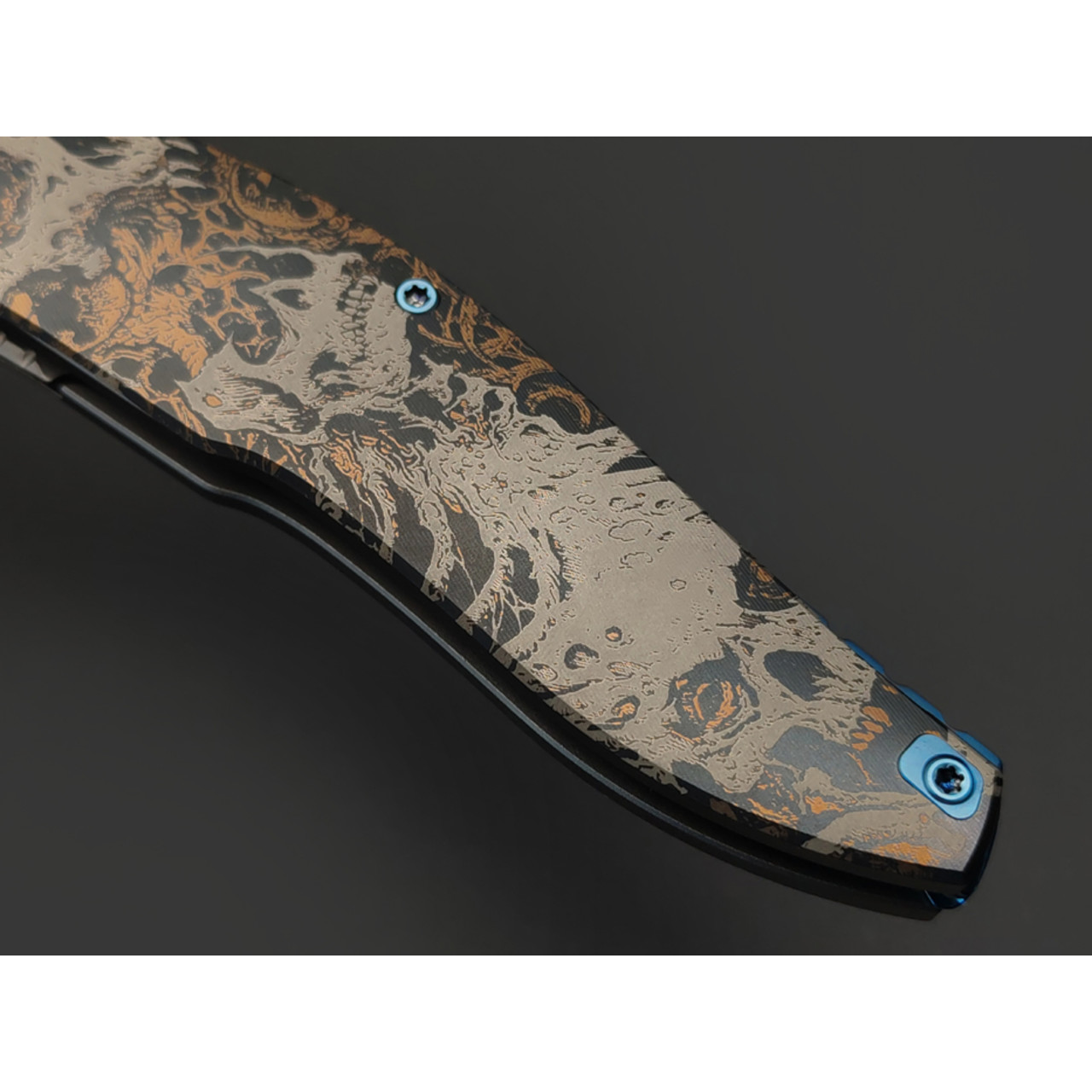 Knife Tech нож Barracuda Skulls Prototype сталь M390 стоунвош, рукоять Titanium TC4