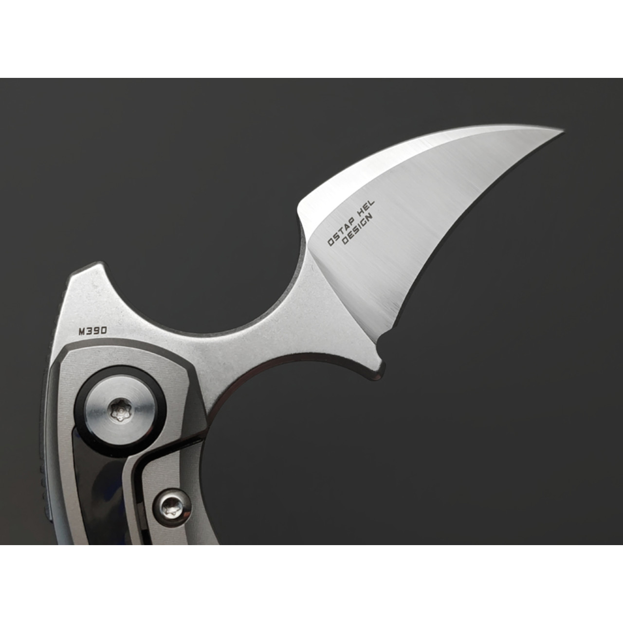 Bestech Knives нож складной Strelit BT2103D, сталь M390 satin, рукоять Titanium, carbon fiber blue