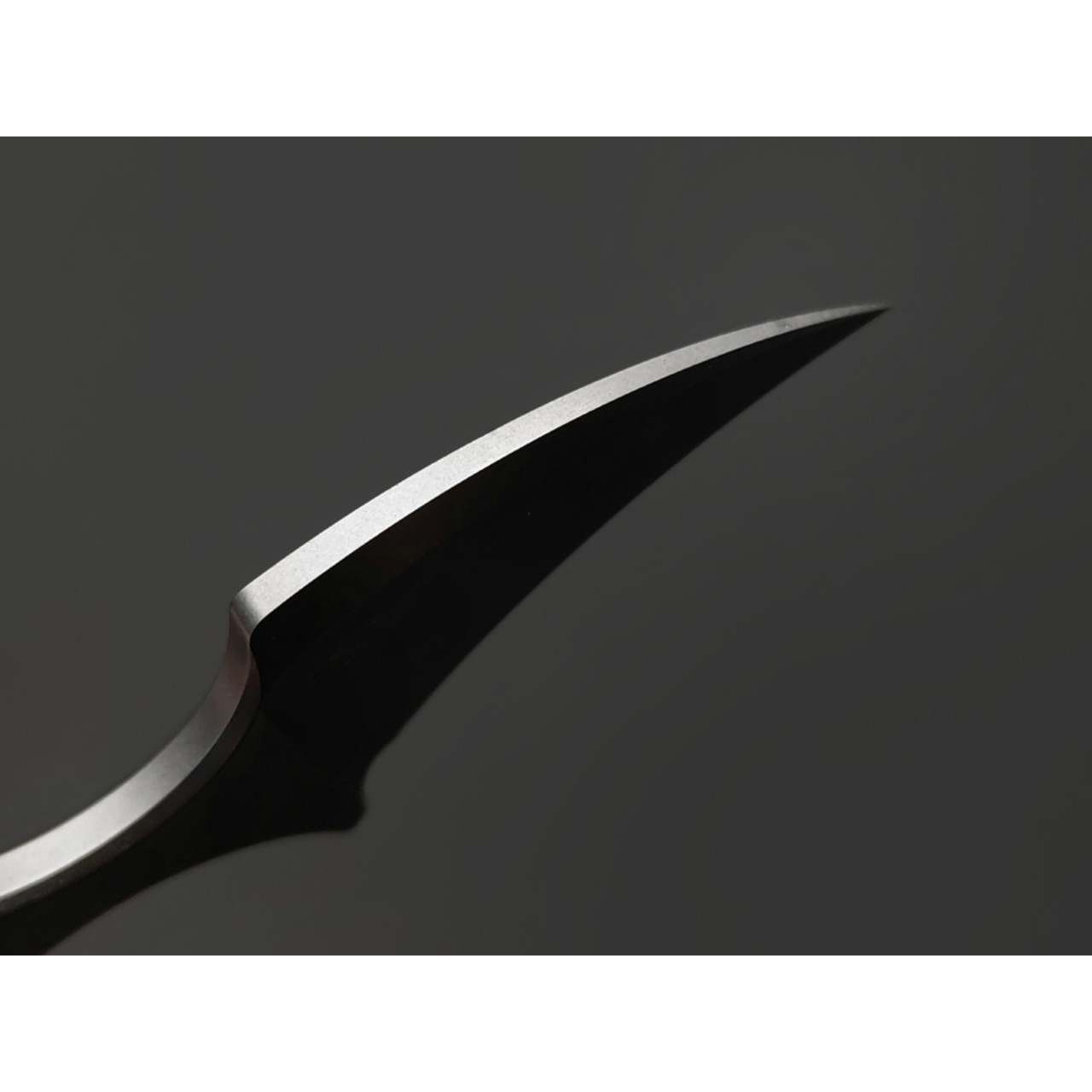 Bestech Knives нож складной Strelit BT2103D, сталь M390 satin, рукоять Titanium, carbon fiber blue