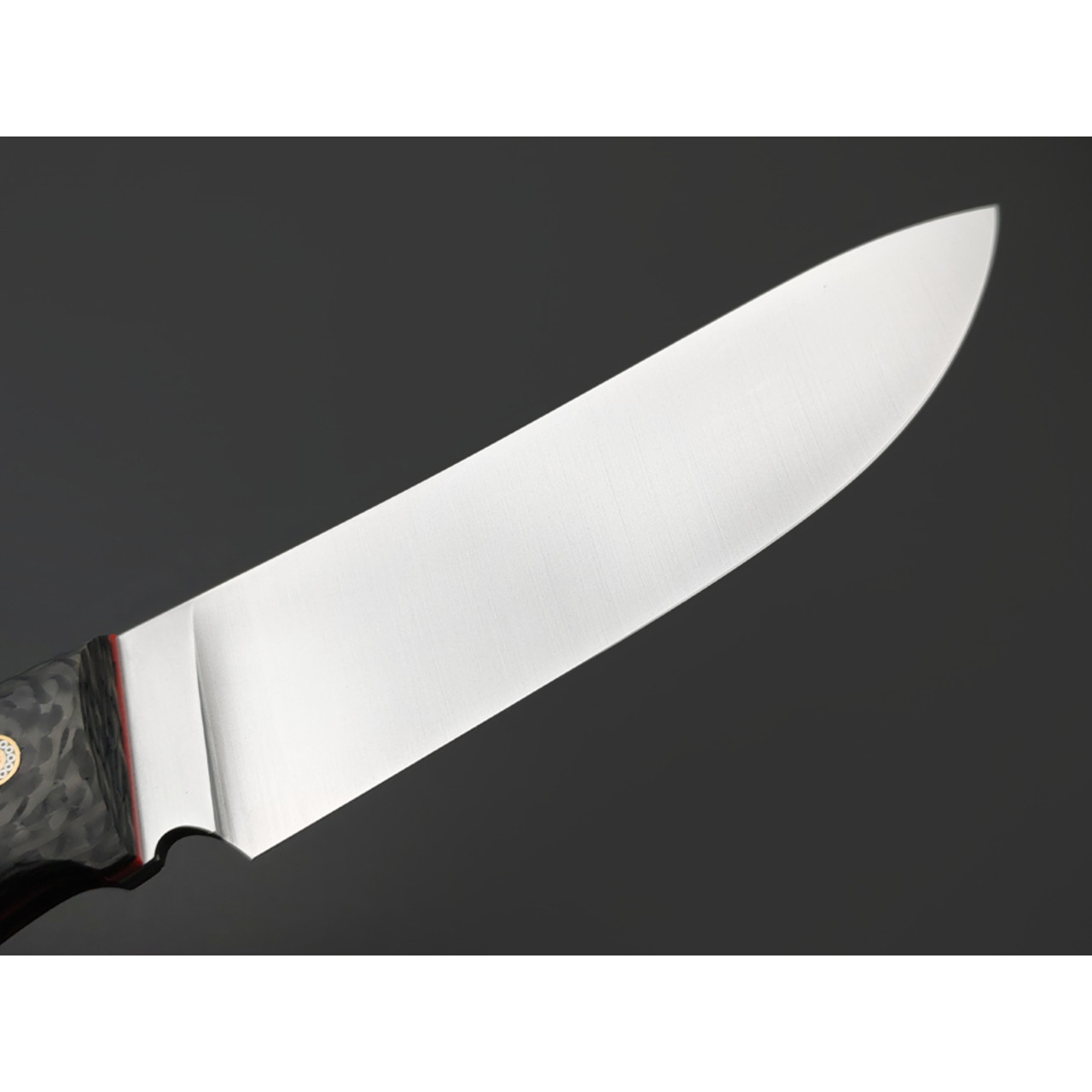 Град Горький нож Охотник сталь CPR satin, рукоять Carbon fiber G10, мозаичные пины