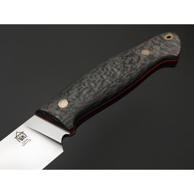 Град Горький нож Охотник сталь CPR satin, рукоять Carbon fiber G10, мозаичные пины