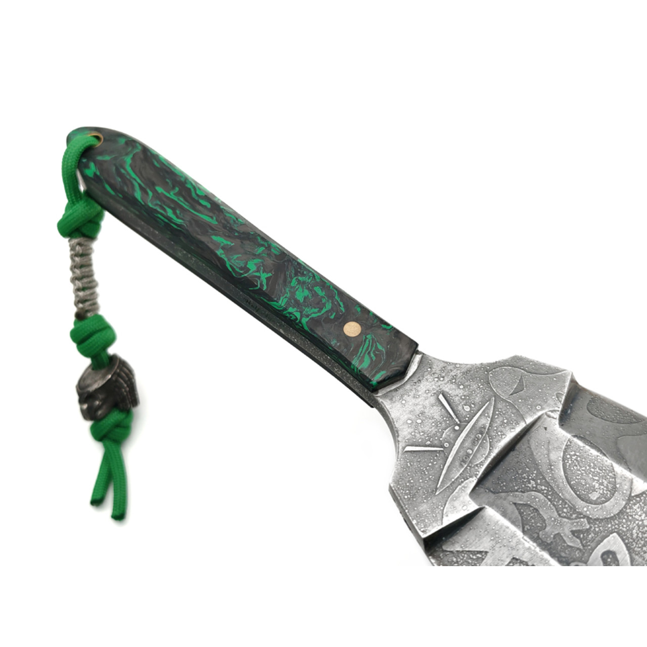 Волчий Век нож Инопланетянец сталь Magnacut WA худ. травление, рукоять Carbon fiber chaotic green, G10 black, латунь
