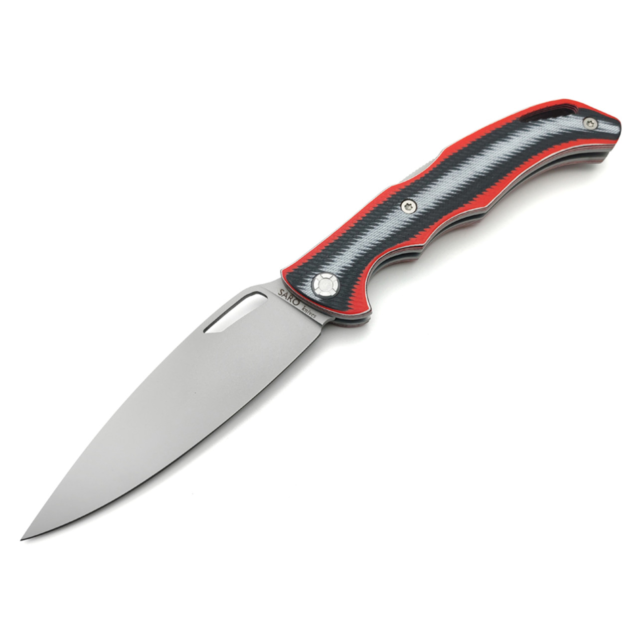 Saro нож Кайман EVO сталь K110 bead blast, рукоять G10 red, black & white