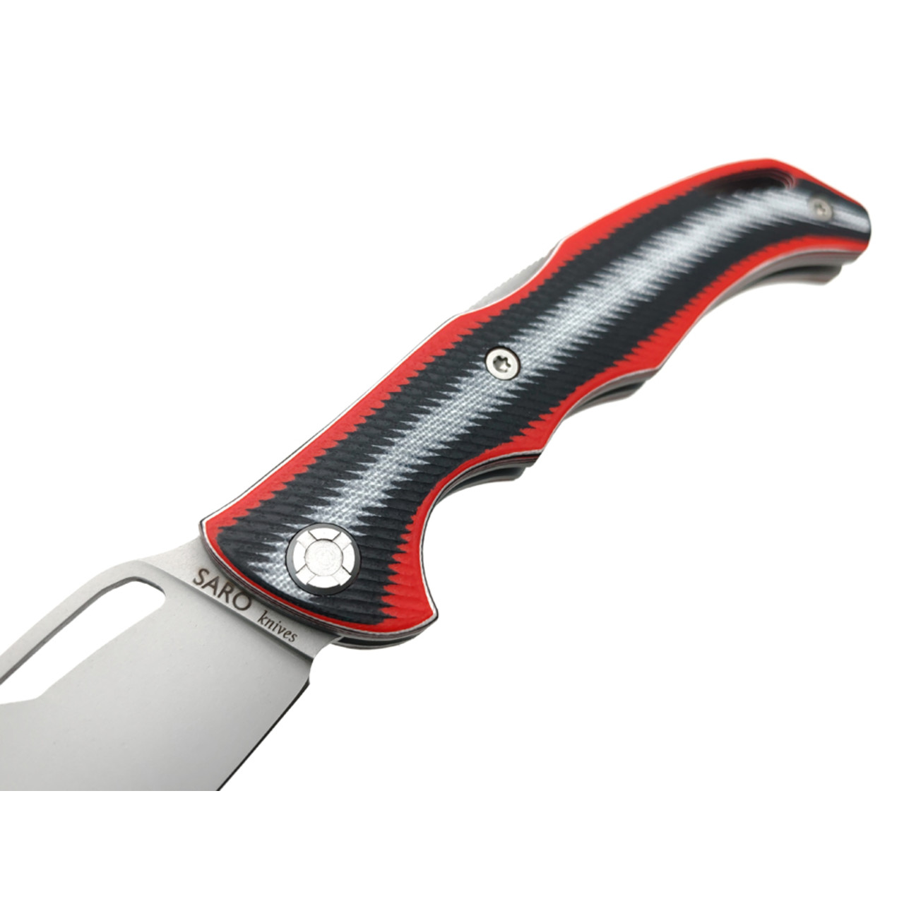 Saro нож Кайман EVO сталь K110 bead blast, рукоять G10 red, black & white