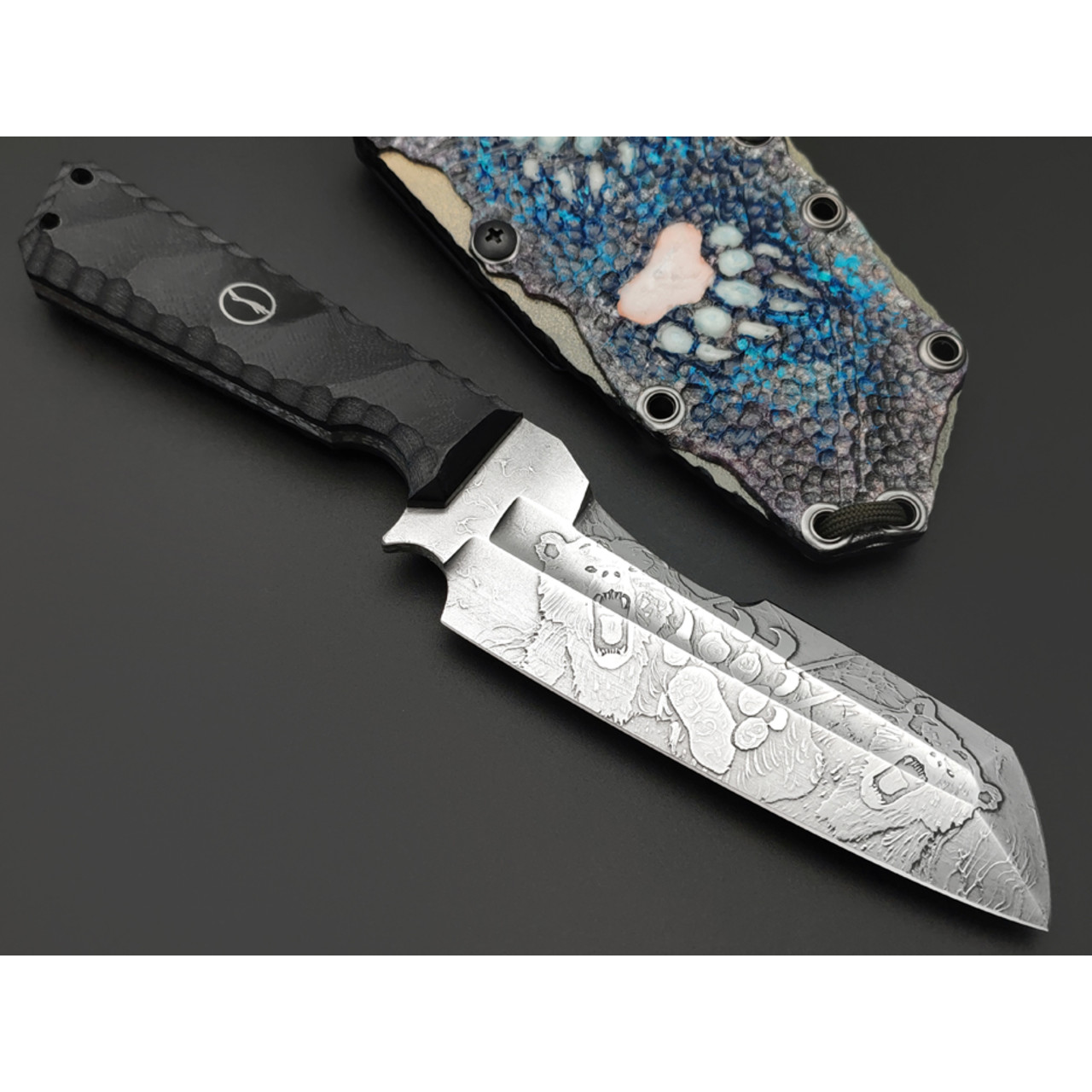 Волчий Век нож Карачун Custom сталь N690 WA худ. травление, рукоять G10 black, карбон, ножны с люминофором