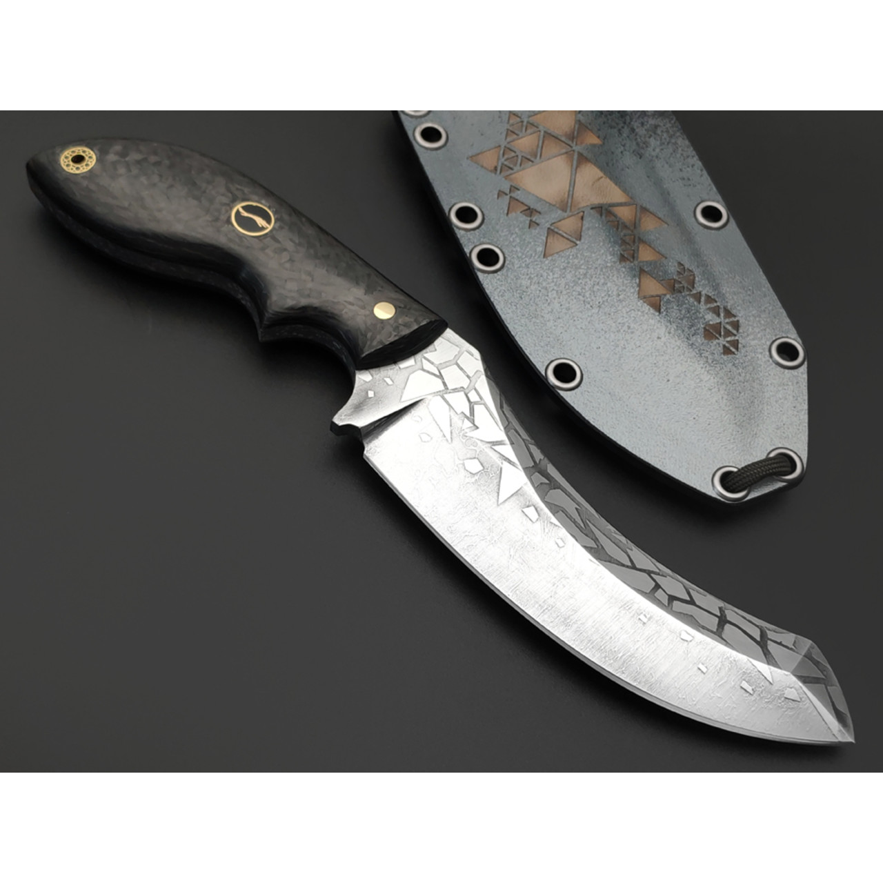 Волчий Век нож Кондрат 12 Custom сталь 95Х18 WA худ. травление, рукоять Carbon fiber, латунь