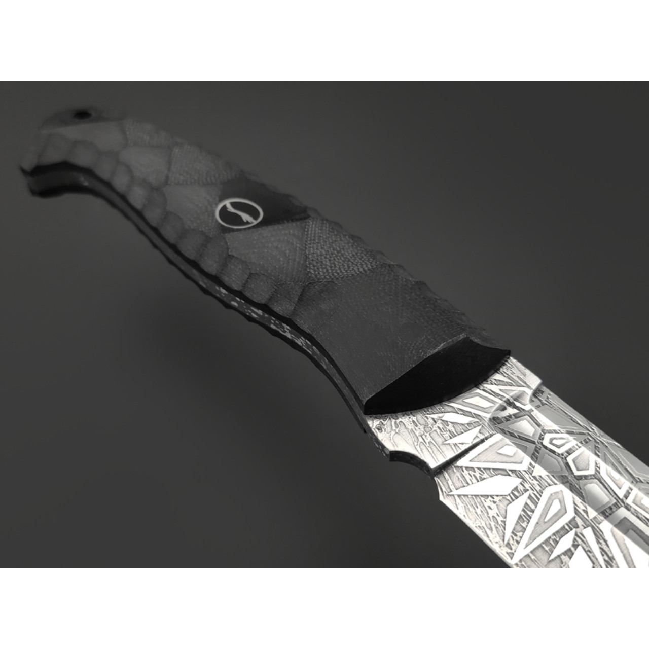 Волчий Век нож Ямской Custom сталь N690 WA худ. травление, рукоять G10 black, пины карбон