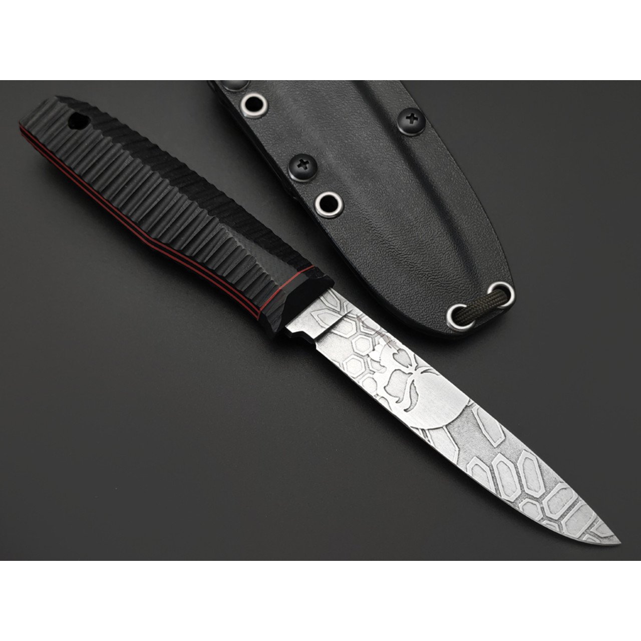 Волчий Век нож Техно Слоник Custom Skull Edition сталь N690 WA худ. травление, рукоять G10 black & red, carbon fiber