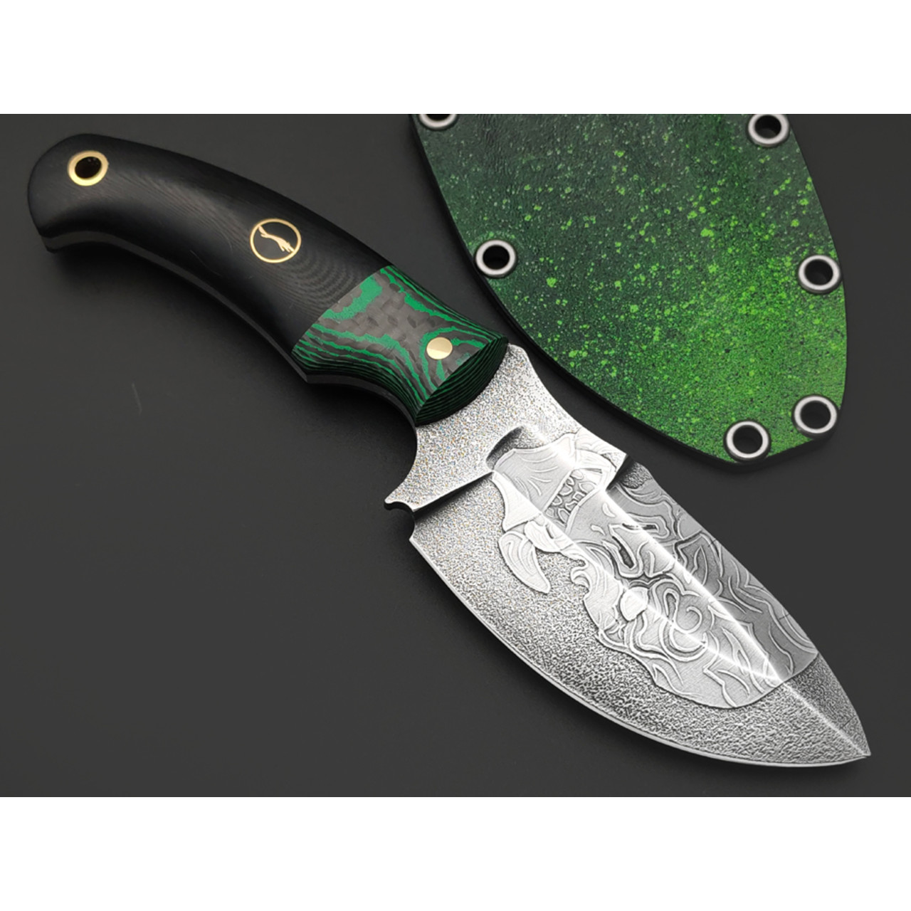 Волчий Век нож Drago Custom сталь N690 WA худ. травление, рукоять G10 black, carbon fiber green