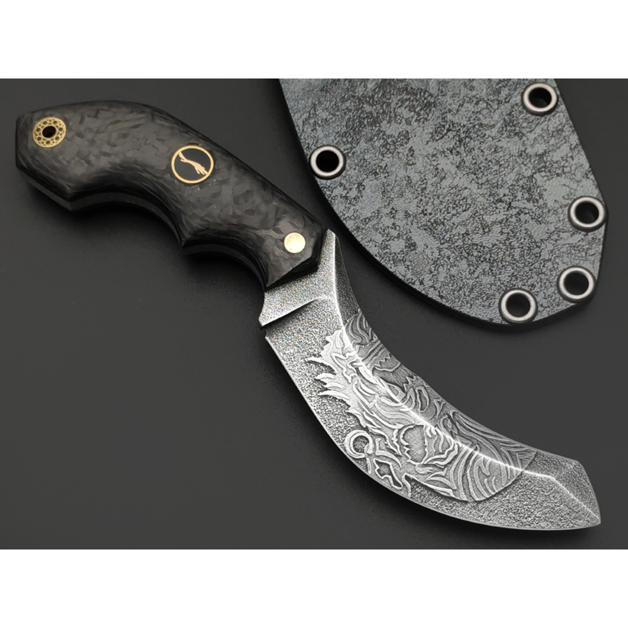 Волчий Век нож Кондрат 8 Mod. Custom "Orc Edition" сталь N690 WA худ. травление, рукоять Carbon fiber, мозаичные пины
