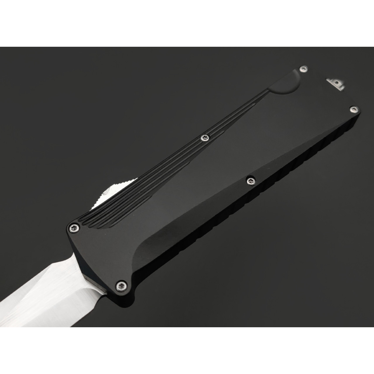 Daggerr нож автоматический Кощей сталь D2 satin, рукоять Aluminum anodized Black