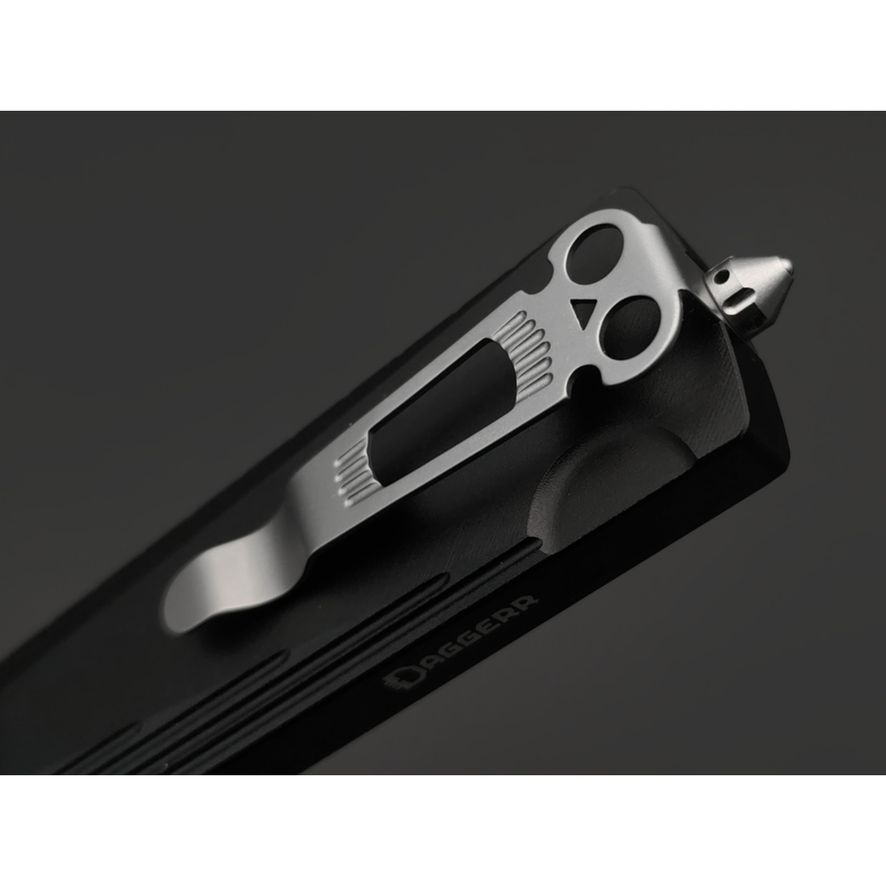 Daggerr нож автоматический Кощей сталь D2 satin, рукоять Aluminum anodized Black