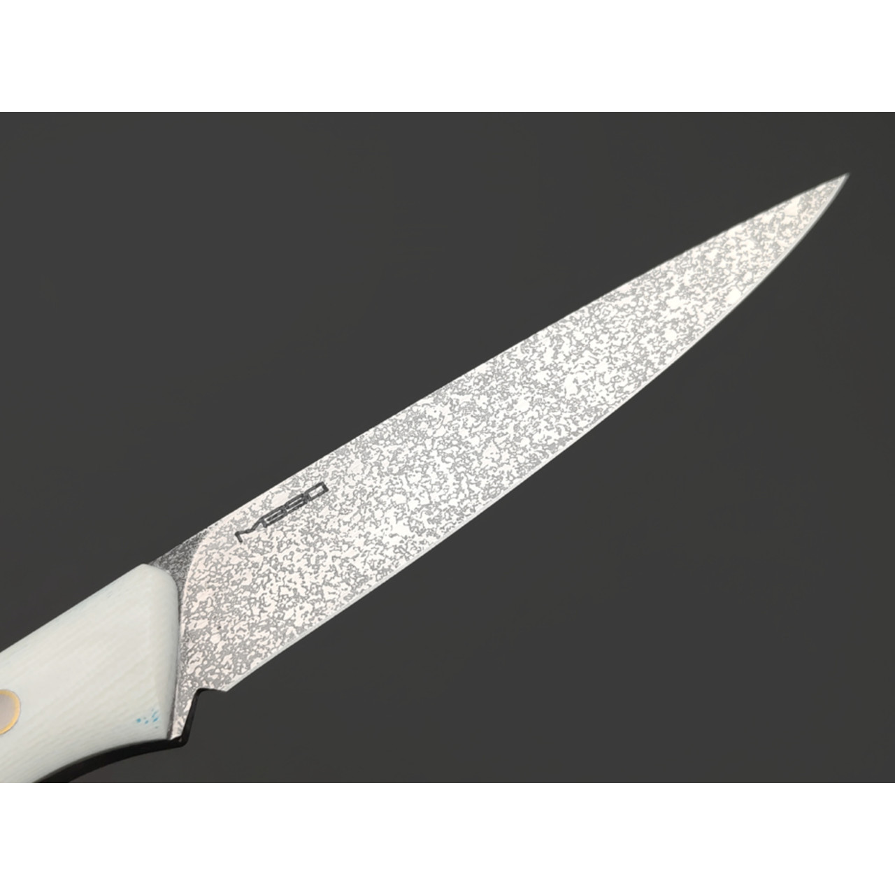 Кирилл Козлов нож Минога Ультра сталь M390 худ. травление, рукоять G10 white