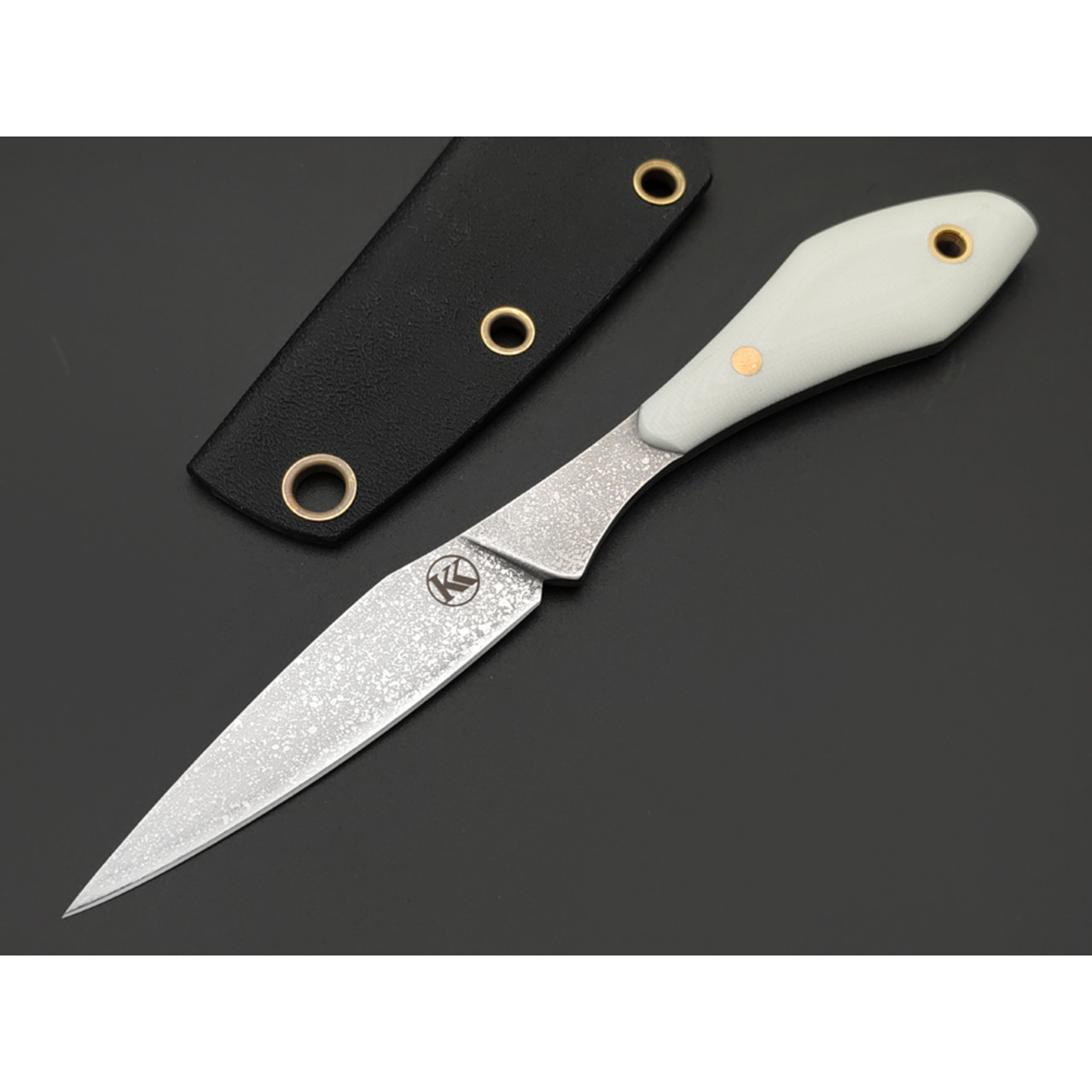 Кирилл Козлов нож Стрелка сталь Aus-10Co худ. травление, рукоять G10 white, латунь
