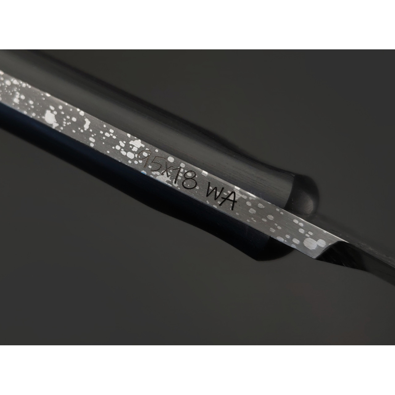 Волчий Век нож НДК сталь 95Х18 WA худ. травление "Черепа", рукоять G10 black & blue, пины карбон