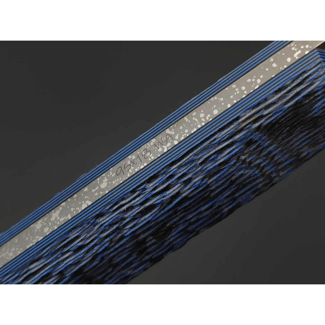Волчий Век нож НДК сталь 95Х18 WA худ. травление, рукоять G10 black & blue, пины карбон
