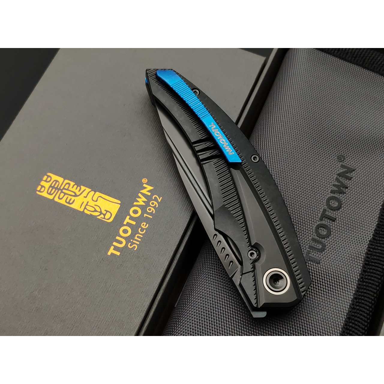 TuoTown складной нож Marron TMR-MKB-B сталь TMAX DLC, рукоять Titanium Crystal black & blue
