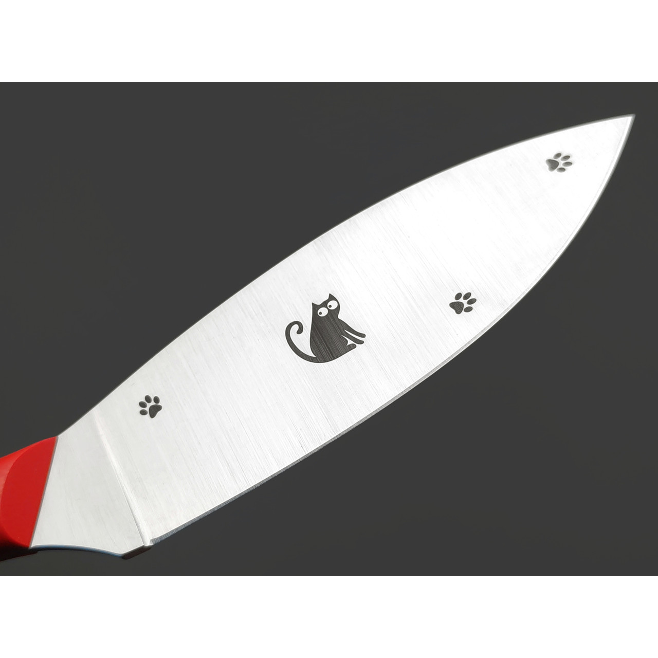 Золотое Сечение нож Загадочная Лагерта - Котики, сталь Aus-10Co satin, рукоять G10 red, пины латунь