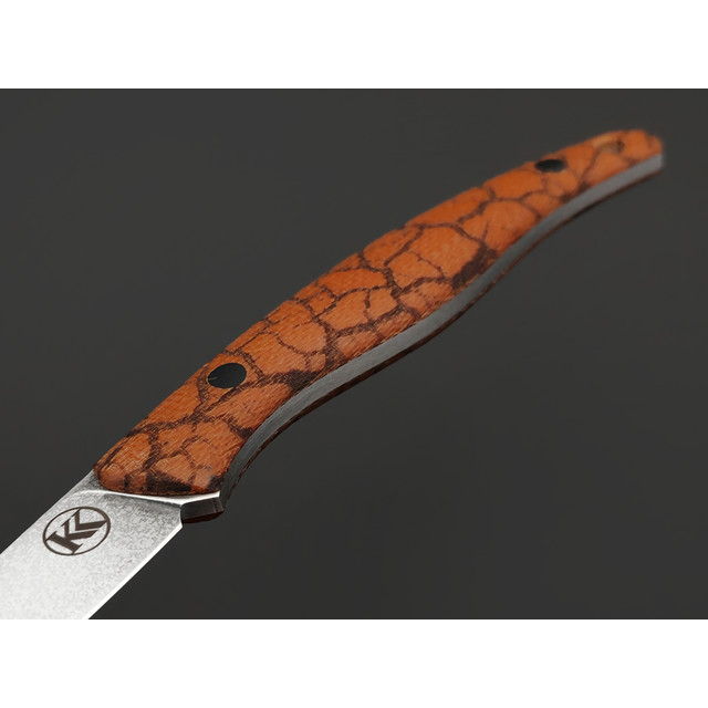 Кирилл Козлов нож Минога сталь Aus-10Co худ. травление, рукоять Micarta coyote с гравировкой