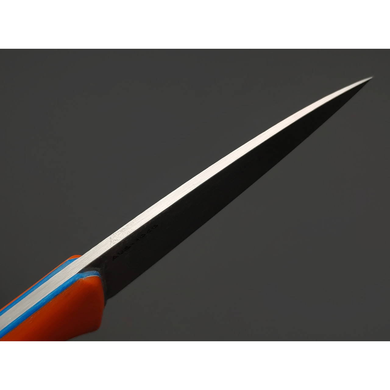 Кирилл Козлов нож Хэнди Mod. сталь Aus-10Co худ. травление, рукоять G10 orange & blue