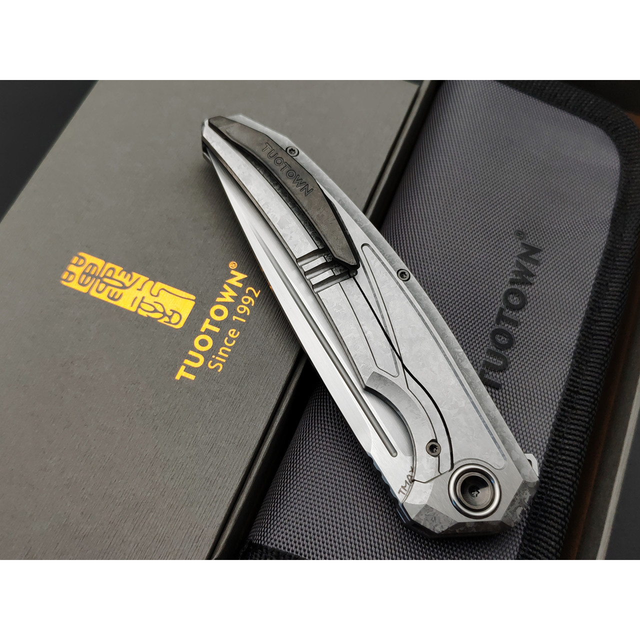 TuoTown складной нож Espada TEP-MKCS сталь TMAX satin, рукоять Crystal titanium grey, carbon fiber chaotic gold.