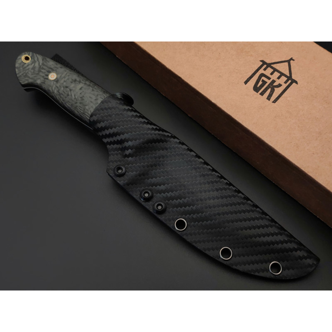 Град Горький нож Охотник сталь VG-10 satin, рукоять Carbon fiber, G10 white, мозаичные пины.