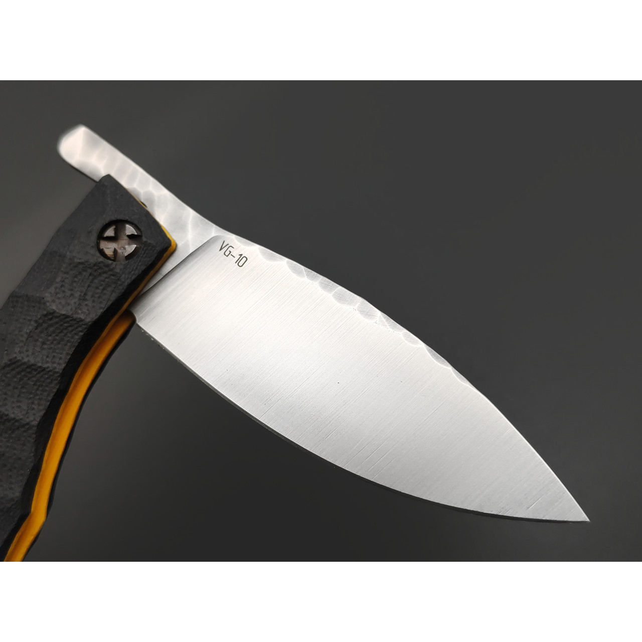 Андрей Кулаков фрикционный нож Канадец KUL0209 сталь VG-10 satin, рукоять G10 black & yellow
