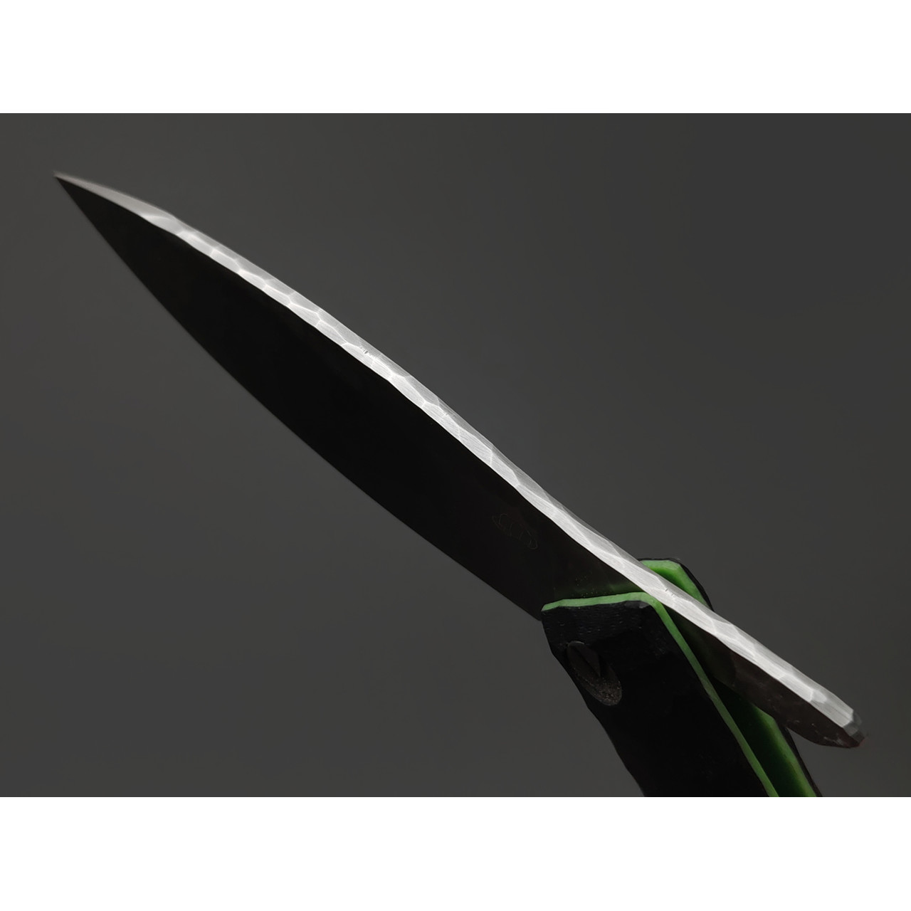 Андрей Кулаков фрикционный нож Канадец KUL0204 сталь VG-10 satin, рукоять G10 black & green