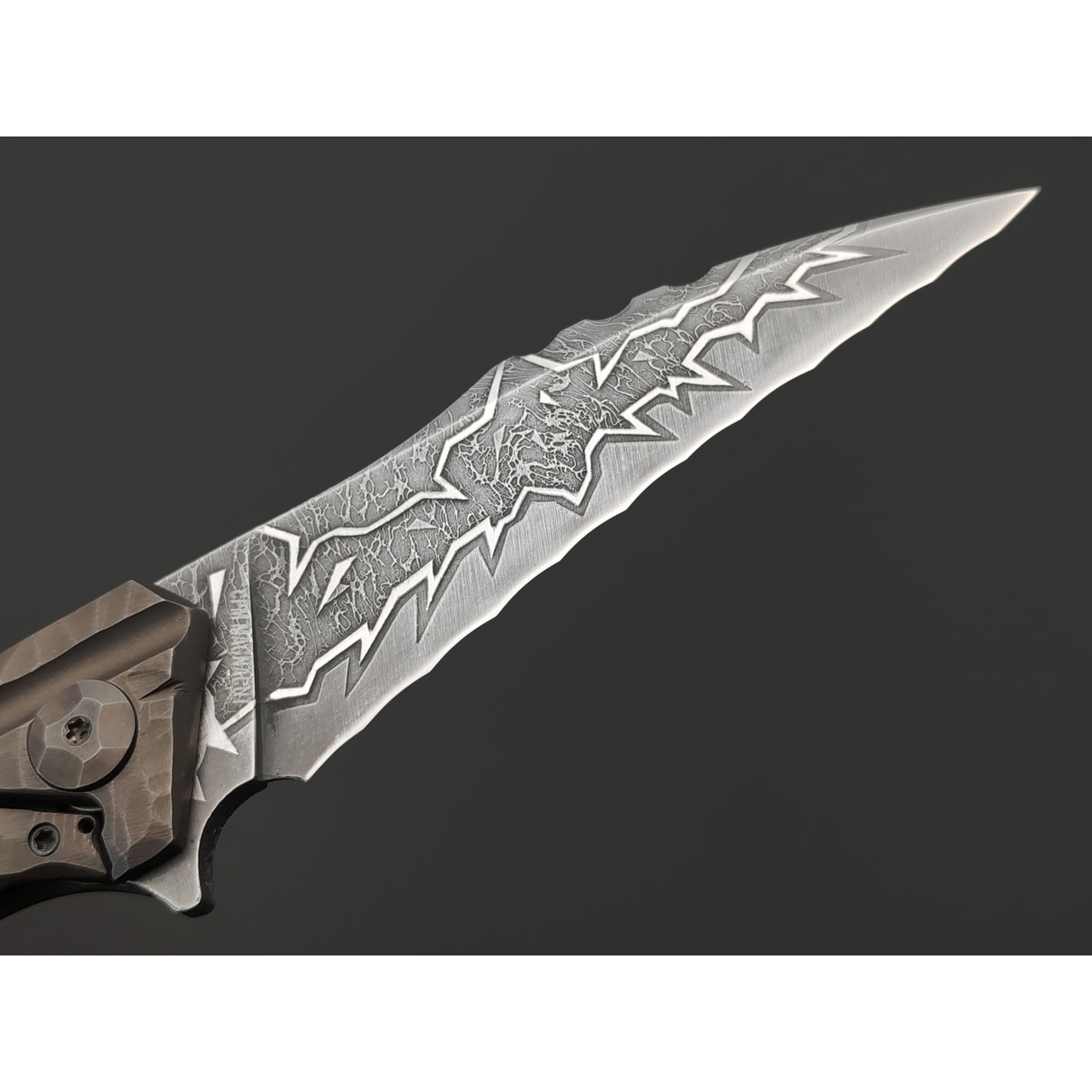 Neyris Knives нож складной Reaper сталь Magnacut худ. травление, рукоять Titanium