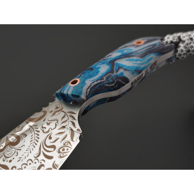 Barmaley Knives нож Naga II XL Bowie "Роспись" сталь VG-10 гравировка, рукоять Micarta chaotic blue & purple, ножны white
