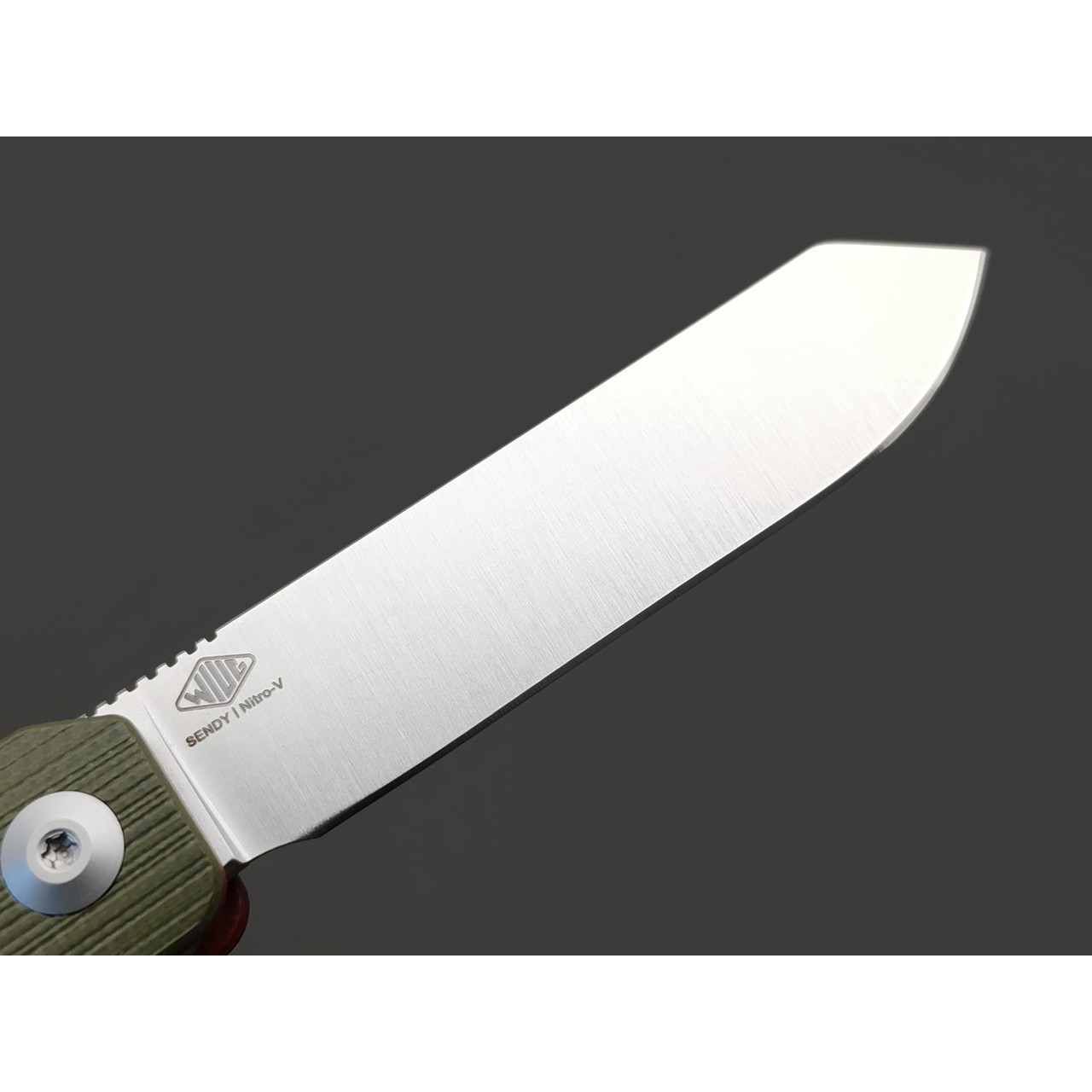 Civivi нож складной Sendy C21004B-1 сталь Nitro-V satin, рукоять G10 green & red milled