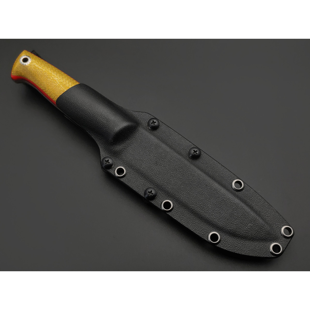 Богдан Гоготов нож NBG-85 сталь M390 satin, рукоять Alutex gold, G10 red