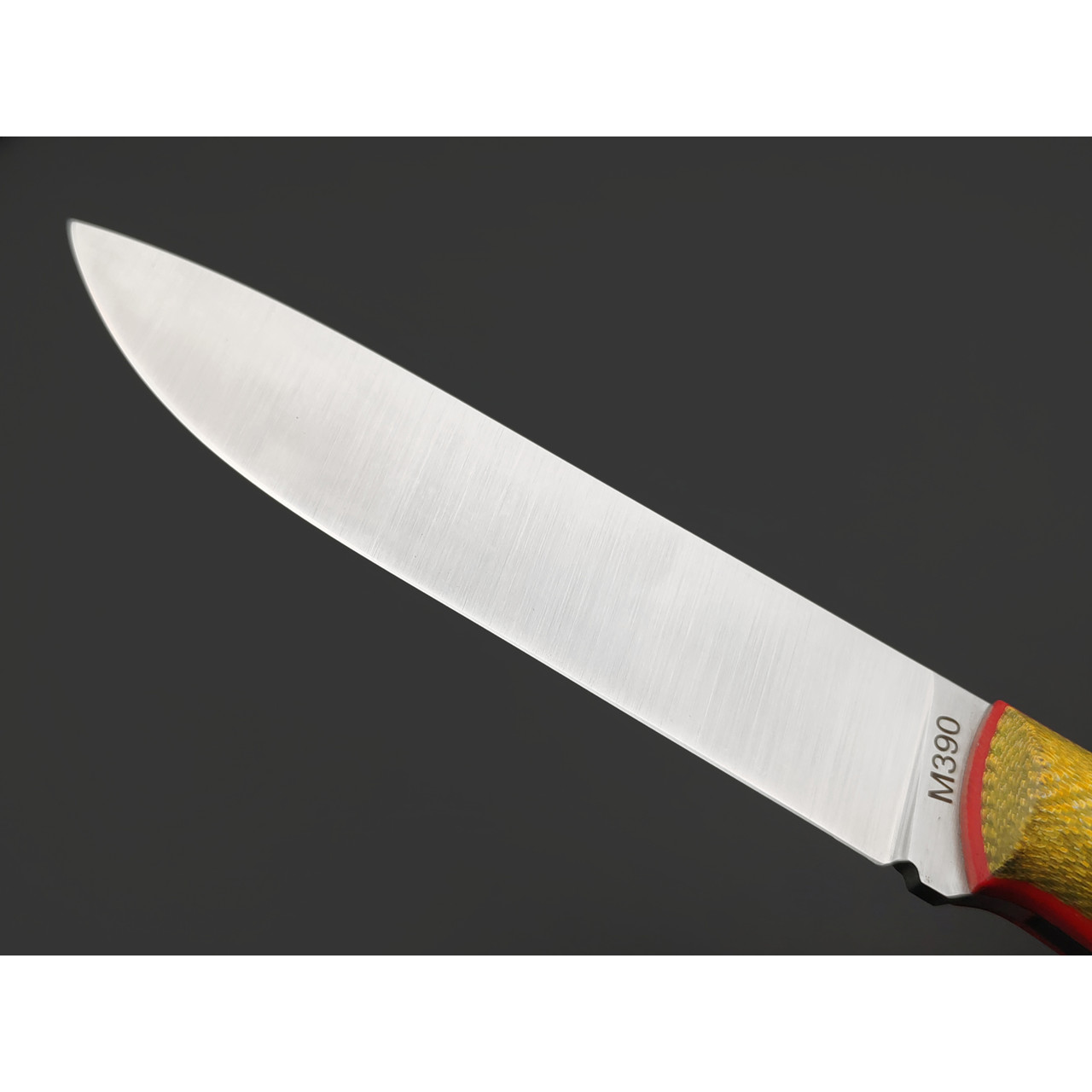 Богдан Гоготов нож NBG-85 сталь M390 satin, рукоять Alutex gold, G10 red