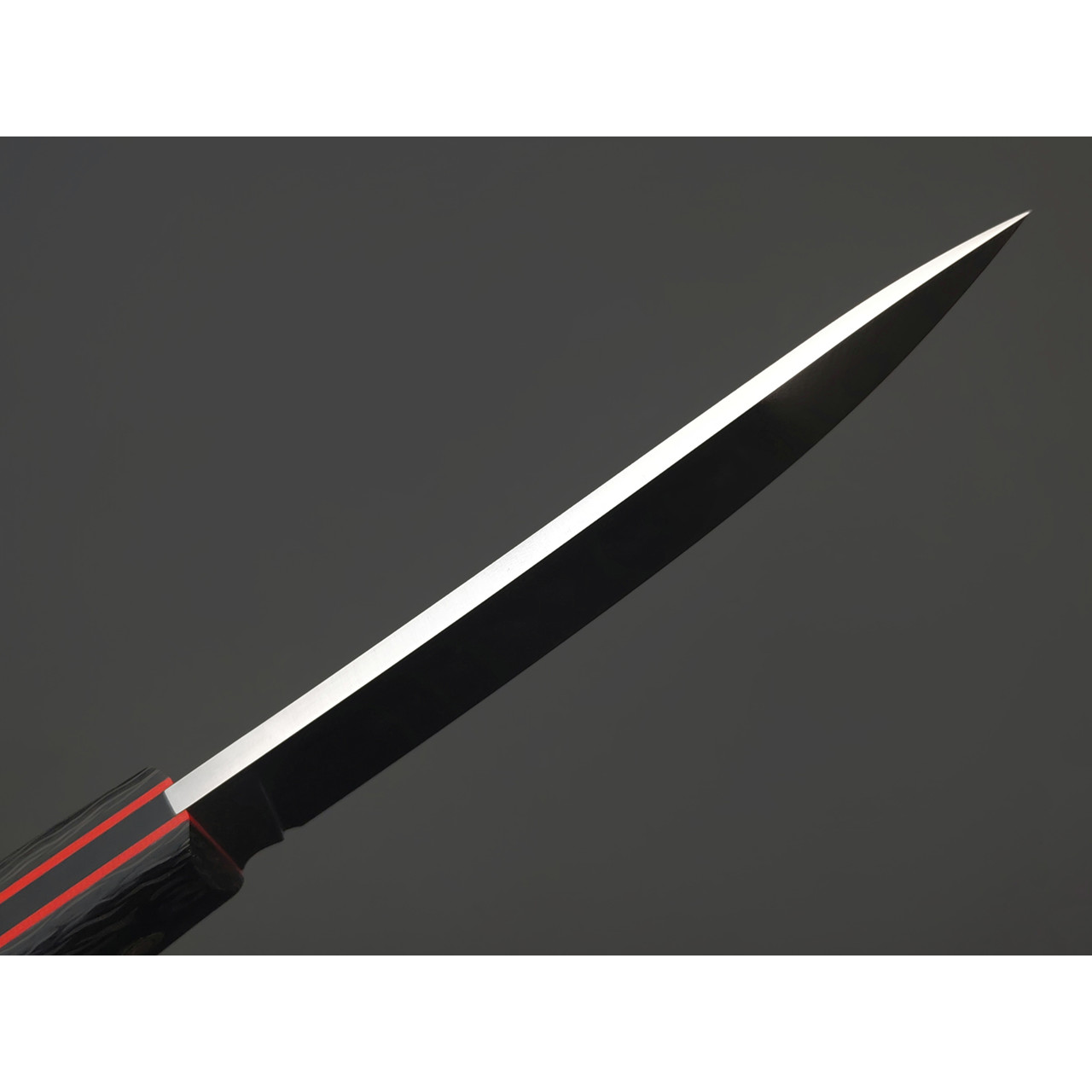 Град Горький нож Охотник сталь Elmax satin, рукоять Carbon fiber, G10 red