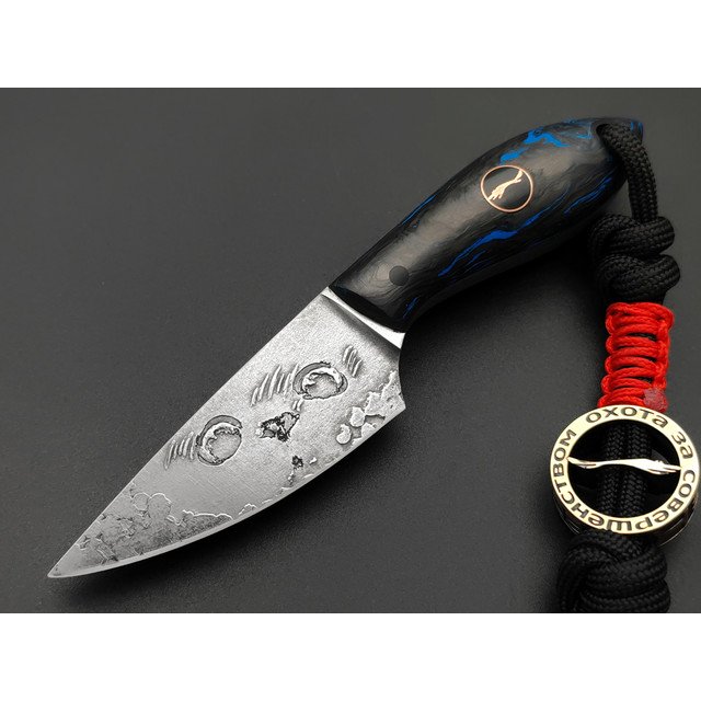 Волчий Век нож Микро МасичЬка Custom Cat's Eyes сталь 95Х18 WA худ. травление, рукоять Carbon fiber chaotic