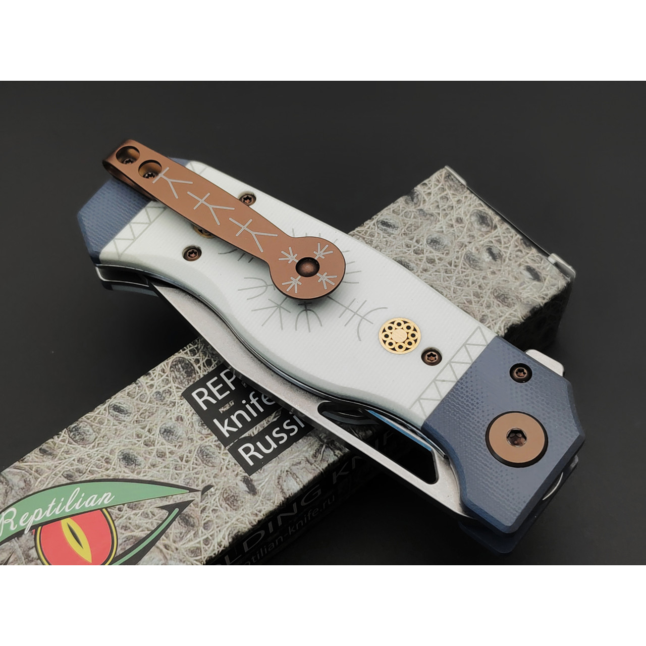 Reptilian складной нож Север-01 сталь VG10 satin & стоунвош, рукоять G10 white & blue