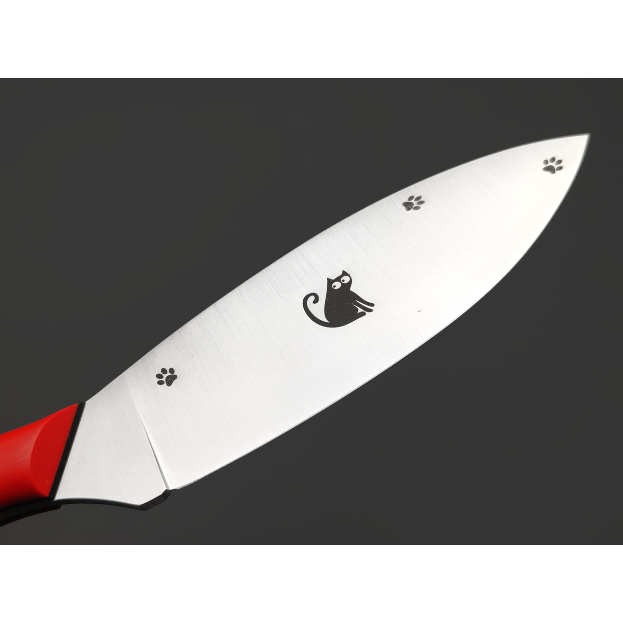 Золотое Сечение нож Загадочная Лагерта - Котики сталь Aus-10Co satin, спуски конвекс, рукоять G10 red & black