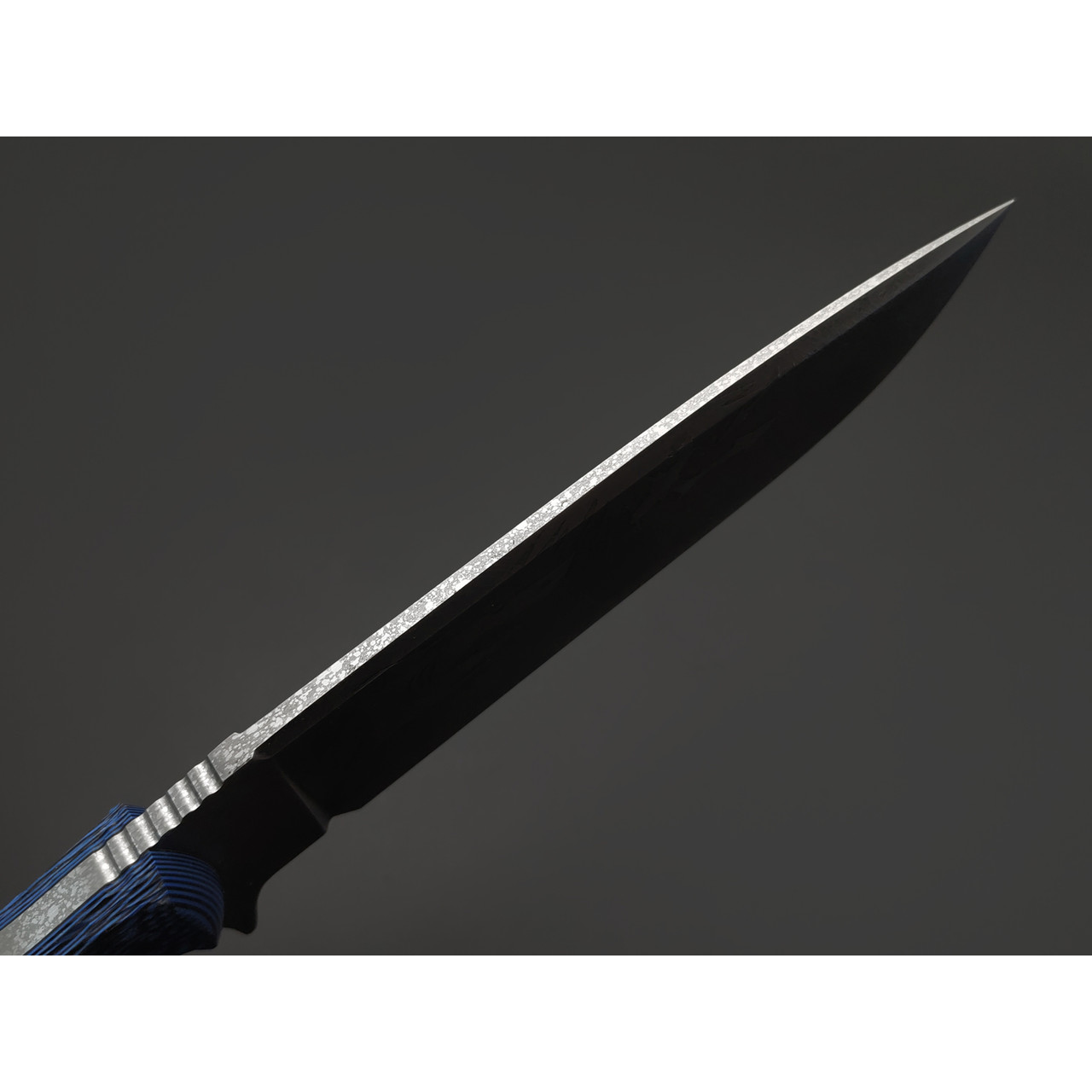 Волчий Век нож Команданте Custom Sharkpool Edition сталь 95Х18 WA худ. травление, рукоять G10 black & blue
