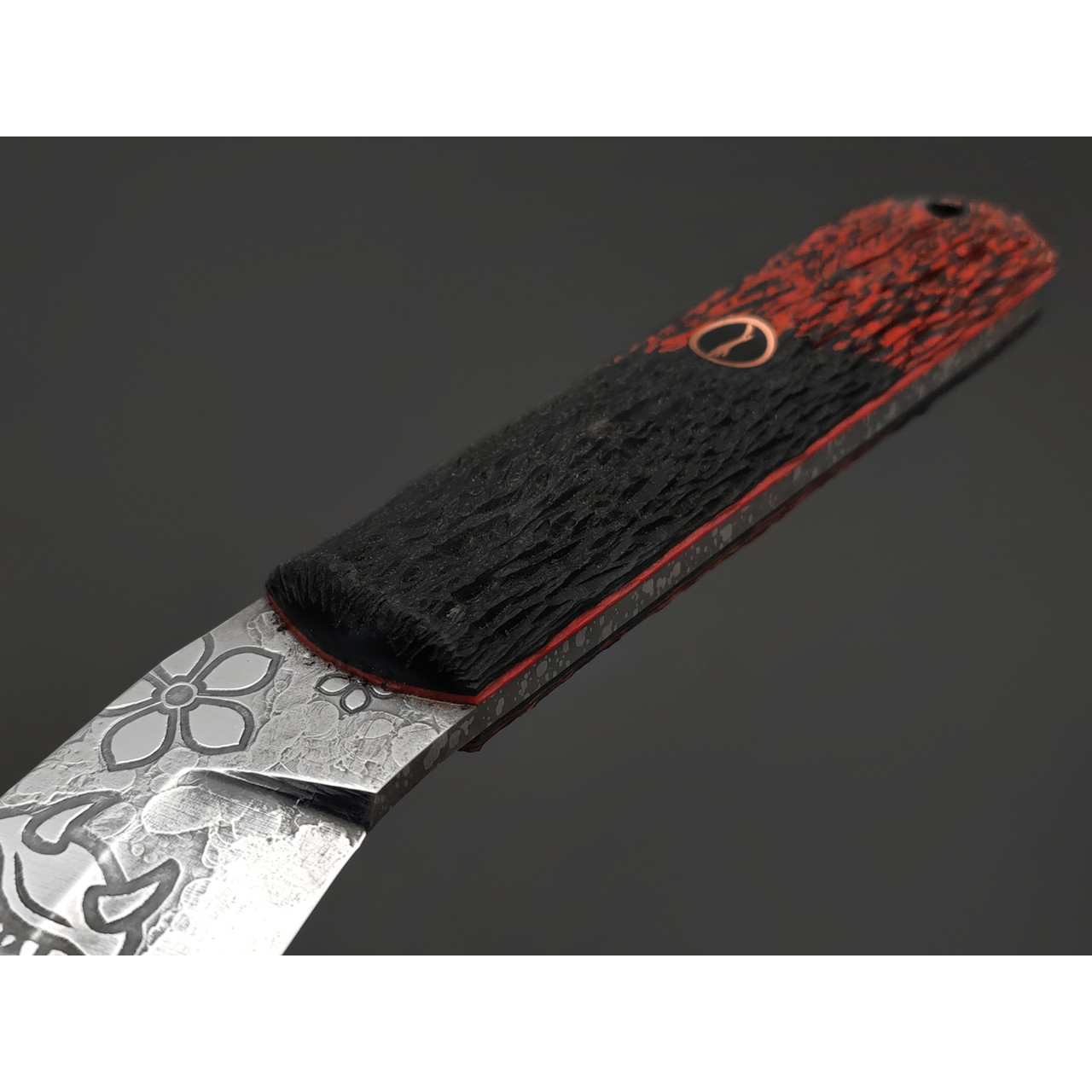 Волчий Век нож НДК Custom Oni Edition сталь N690 WA худ. травление, рукоять G10 black & red