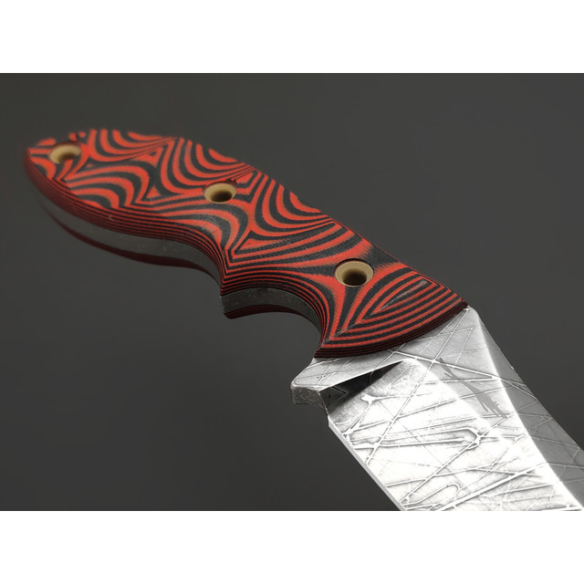 Волчий Век нож Кондрат 12 сталь 95Х18 WA травление хаотик, рукоять G10 black & red, латунь