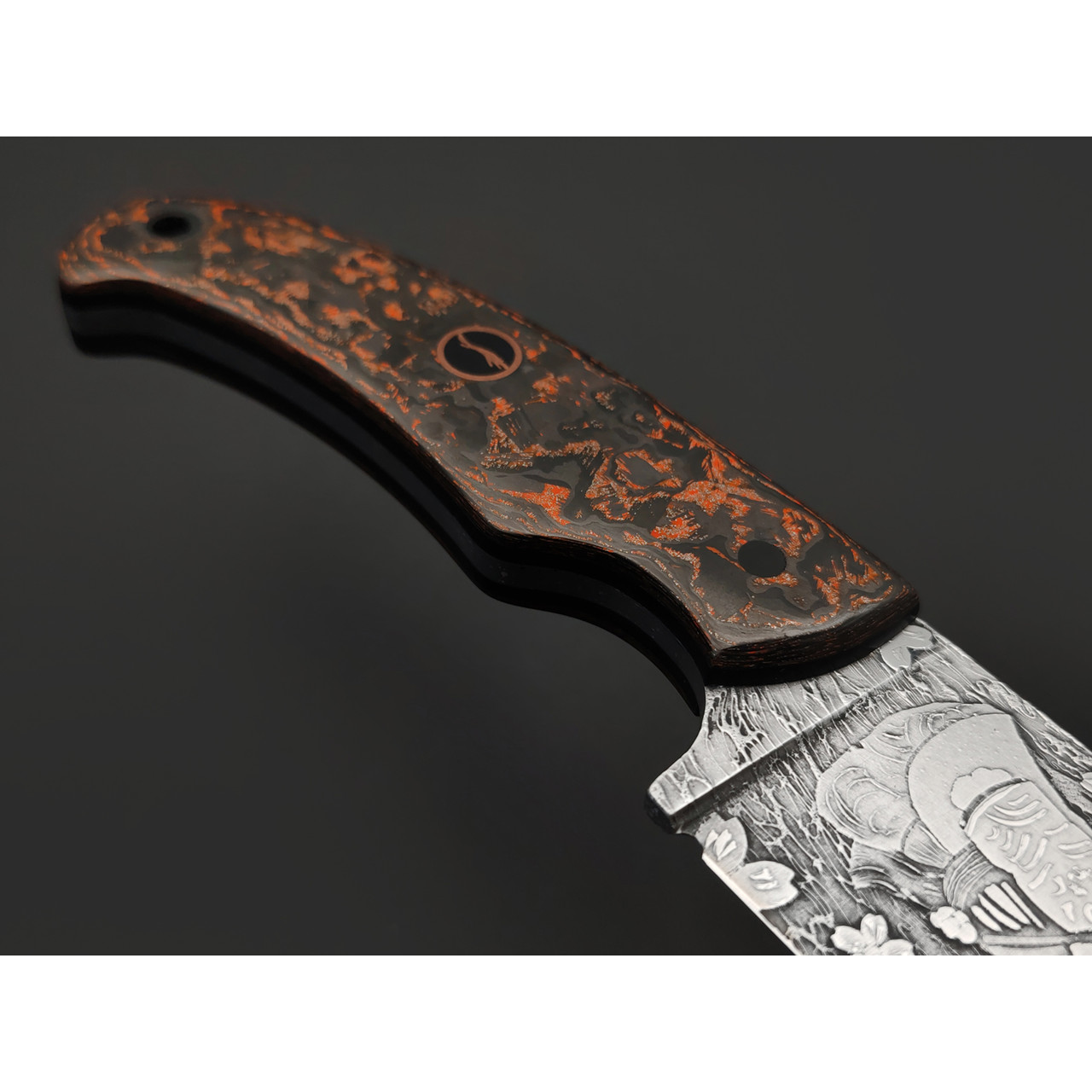 Волчий Век нож Шихан Custom "Котики-самураи" сталь N690 WA худ. травление, рукоять Carbon fiber red & silver, G10 black
