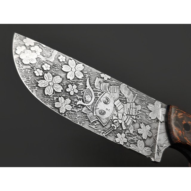 Волчий Век нож Шихан Custom "Котики-самураи" сталь N690 WA худ. травление, рукоять Carbon fiber red & silver, G10 black