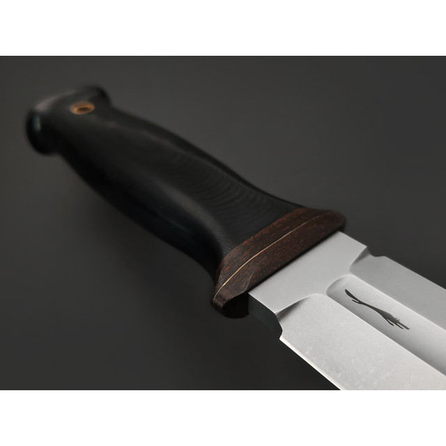 Волчий Век нож Urban Sword сталь 1.4116 WA стоунвош, рукоять Micarta black, carbon fiber black & red, латунь