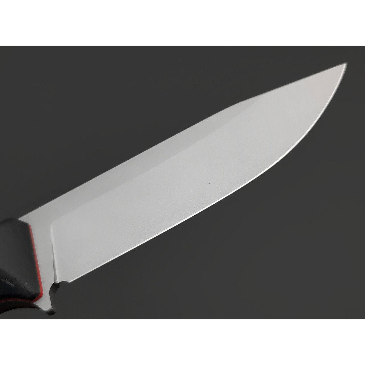Град Горький нож Леший сталь Aus-10Co bead blast, рукоять G10 black & red