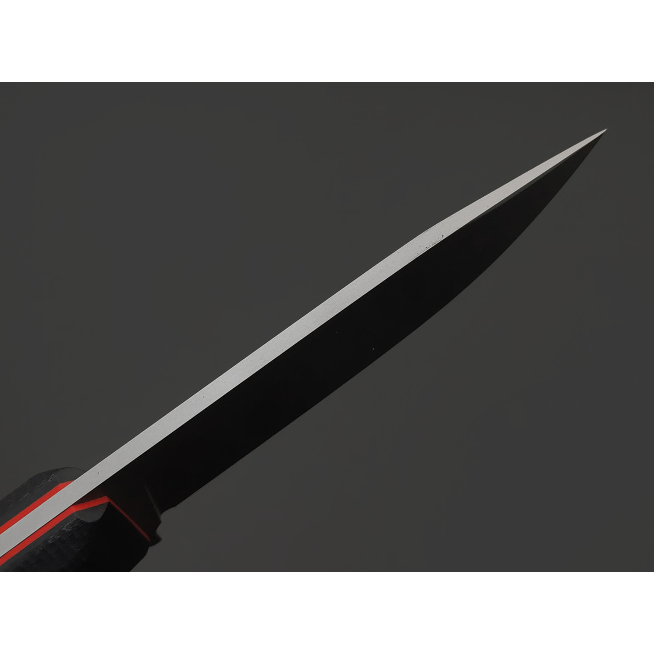 Град Горький нож Леший сталь Aus-10Co bead blast, рукоять G10 black & red