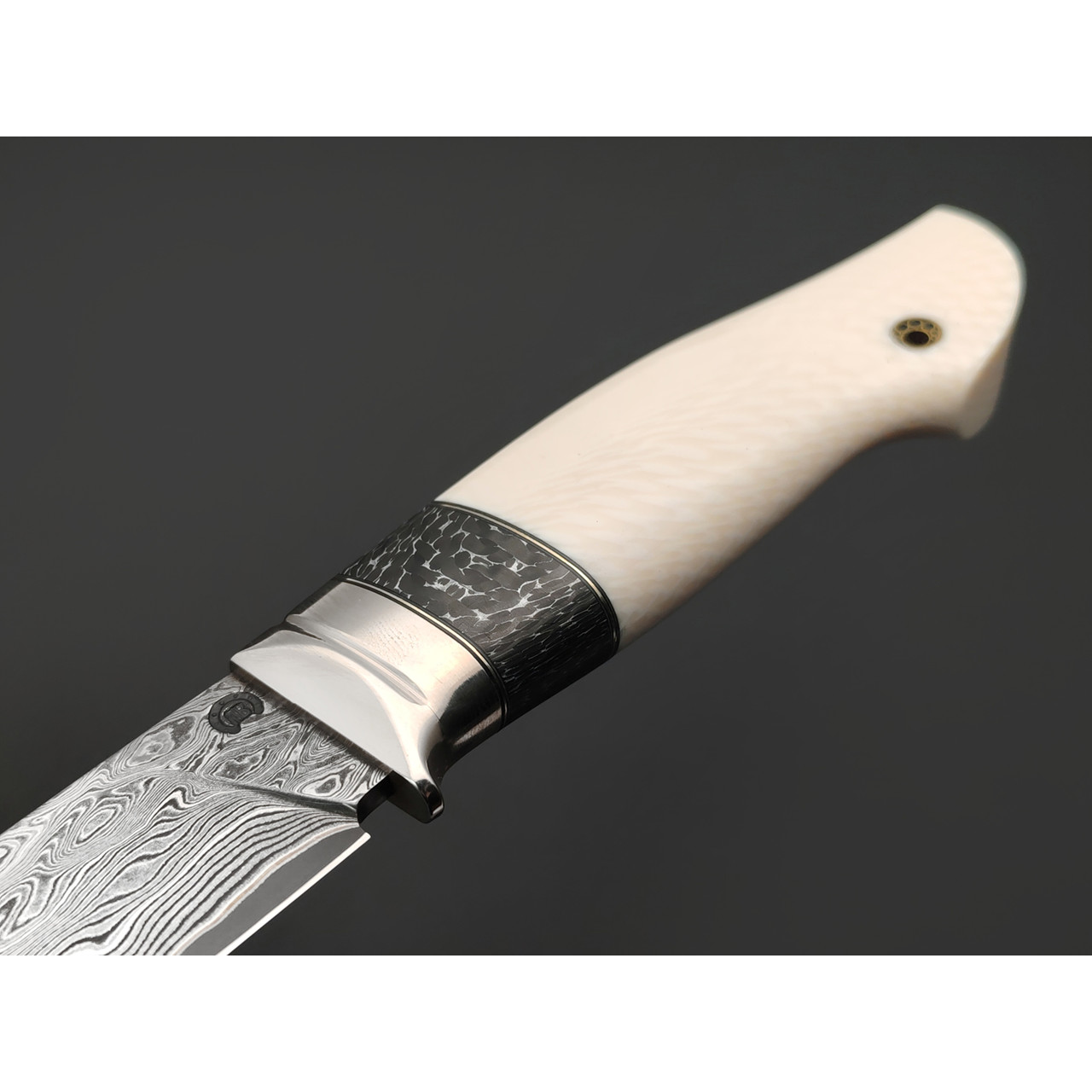 Кузница Васильева нож НЛВ181 ламинат S290, рукоять Элфорин, carbon fiber chaotic silver, мельхиор