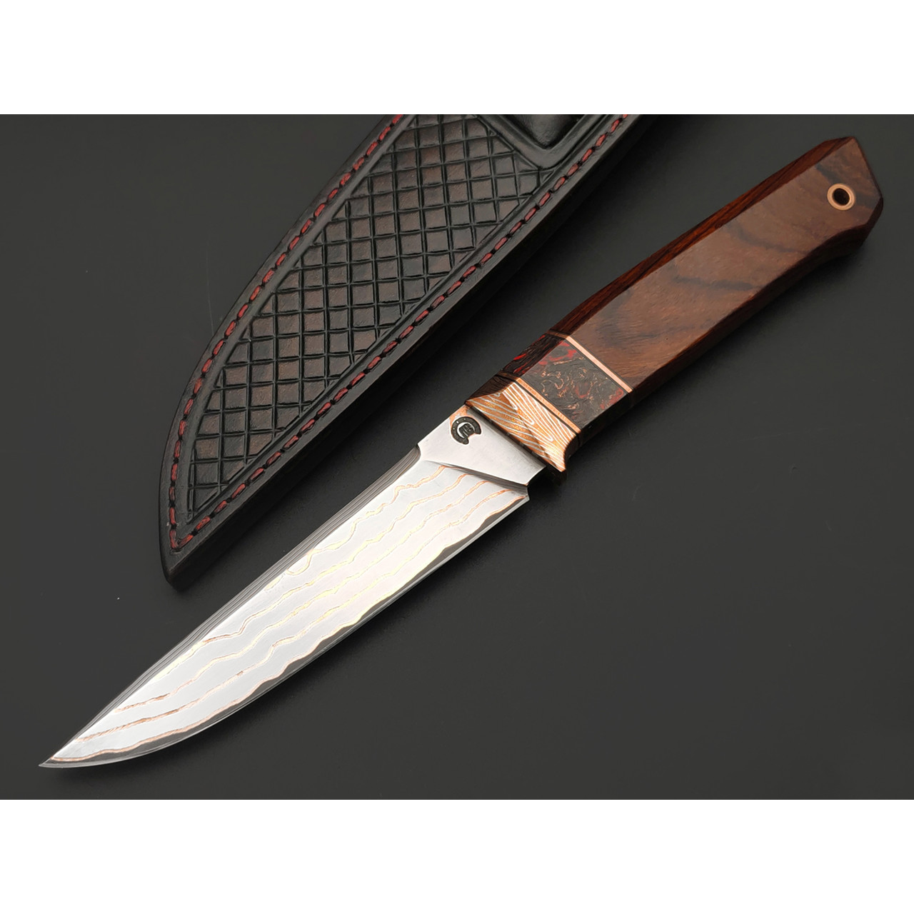Кузница Васильева нож НЛВ183 ламинат Vanadis 10, рукоять Айронвуд, carbon fiber chaotic copper & red, мокумэ-ганэ, медь